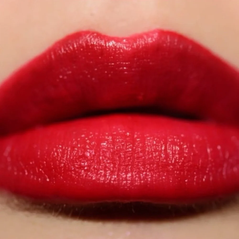 CHANEL Rouge Allure Laque Captivant – Glossy Scarlet Red Liquid Lipstick
